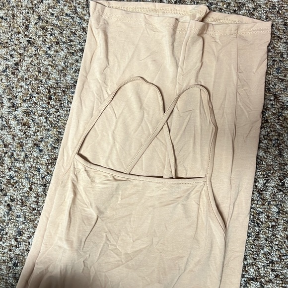 crisscross bodycon dress - Picture 2 of 2